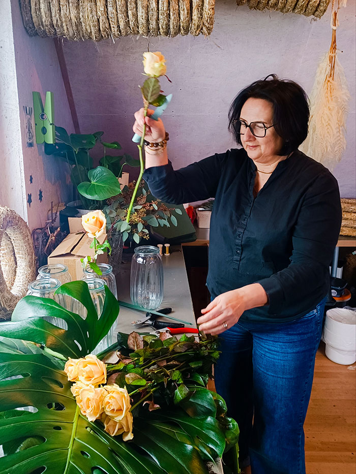 Yvonne Keller bei der Arbeit Yvonne Keller bei der Arbeit